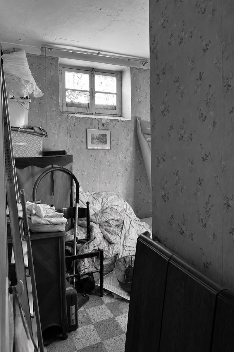 Appartement en noir et blanc avant rénovation