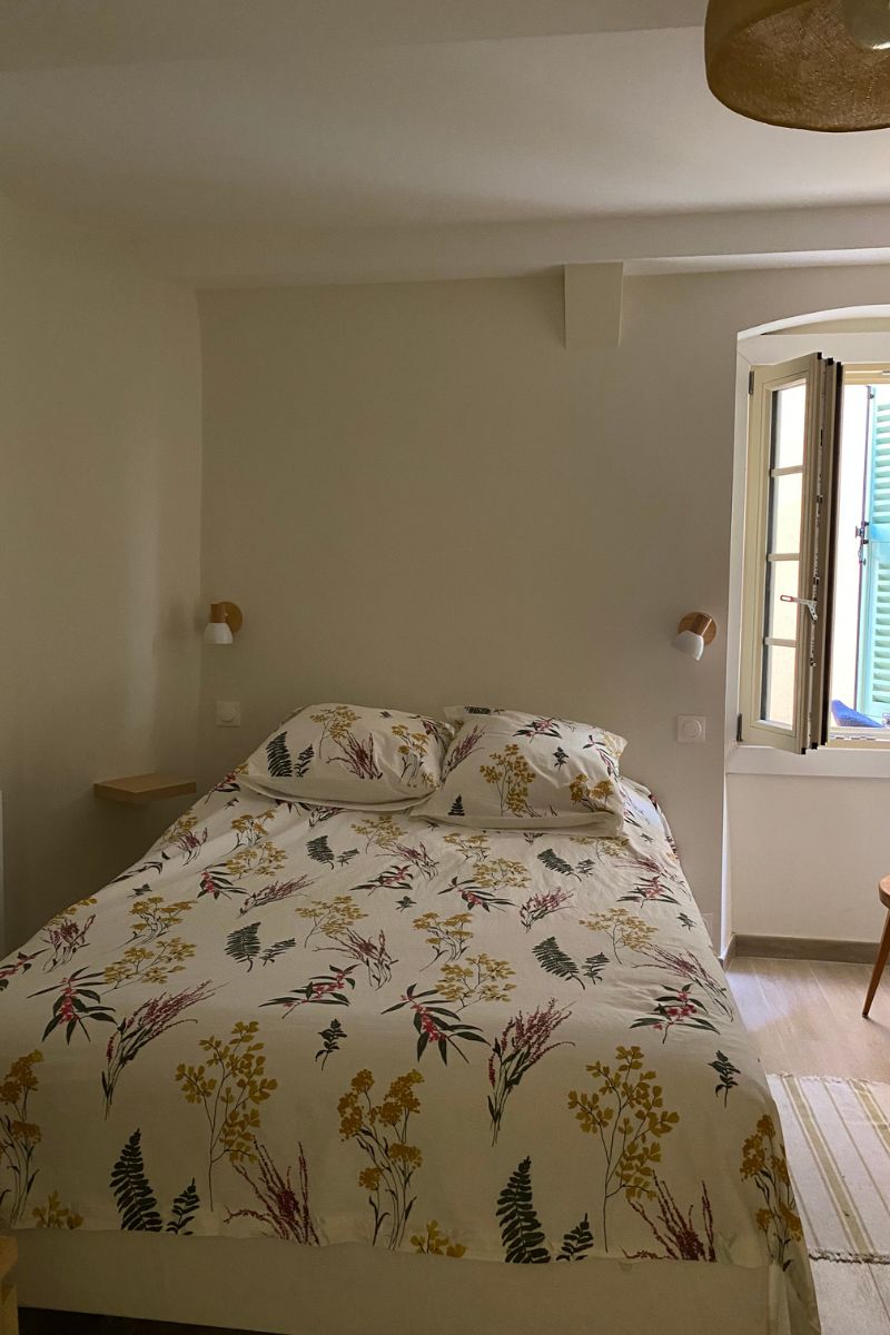 Chambre chambre rénovée avec lit deux places