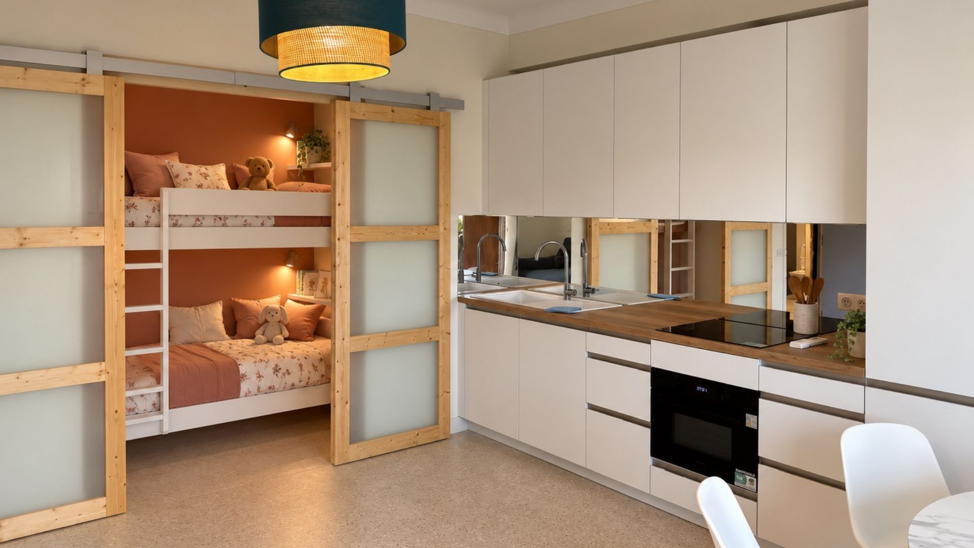 studio réaménagé avec un espace couchage
